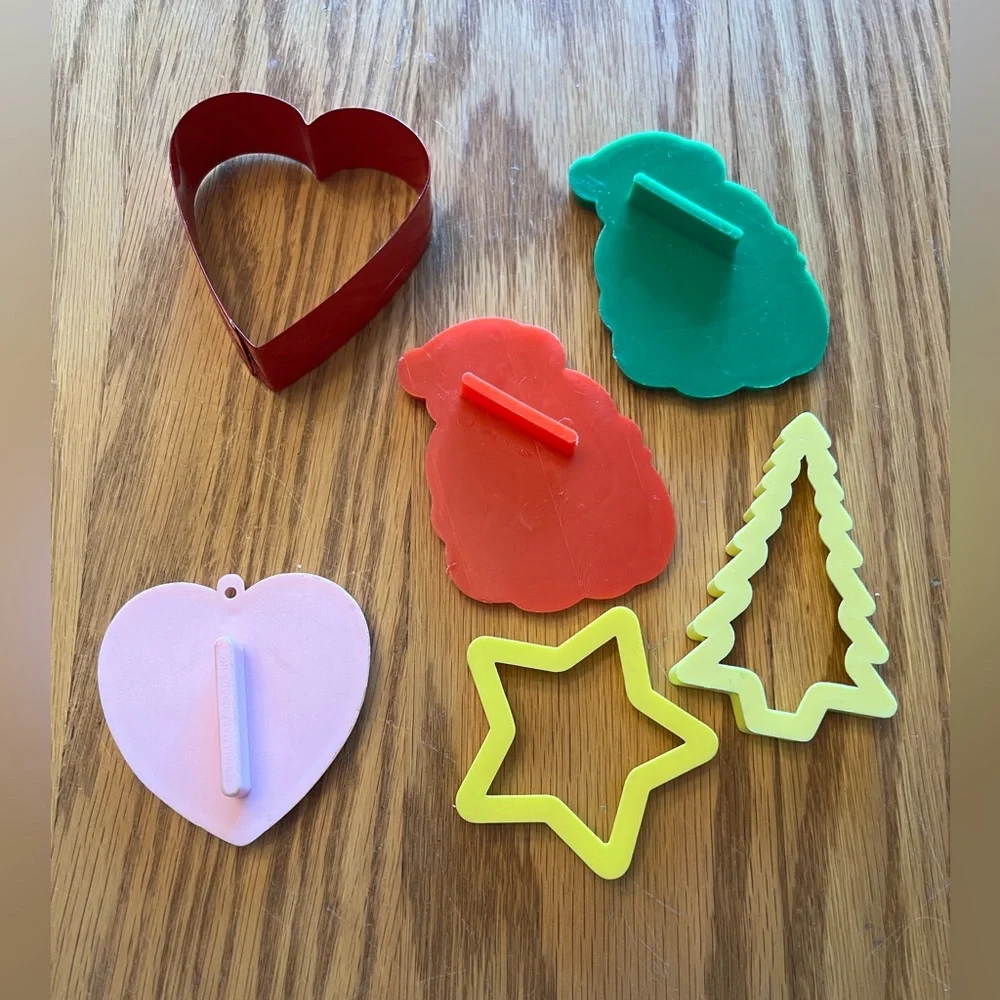 Set of 6 Vintage Cookie cutters